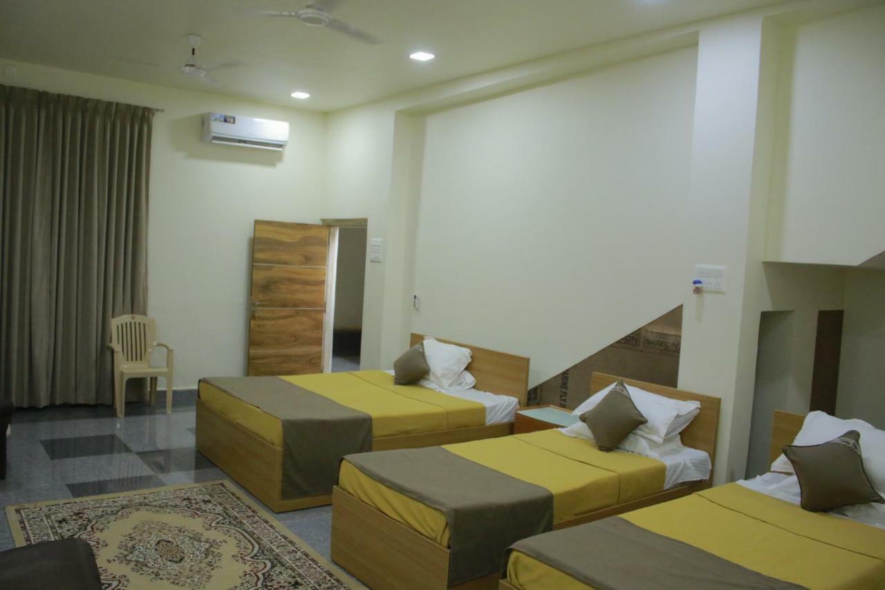 กฤษณะ วิลลา Apartment บาดามิ ภายนอก รูปภาพ