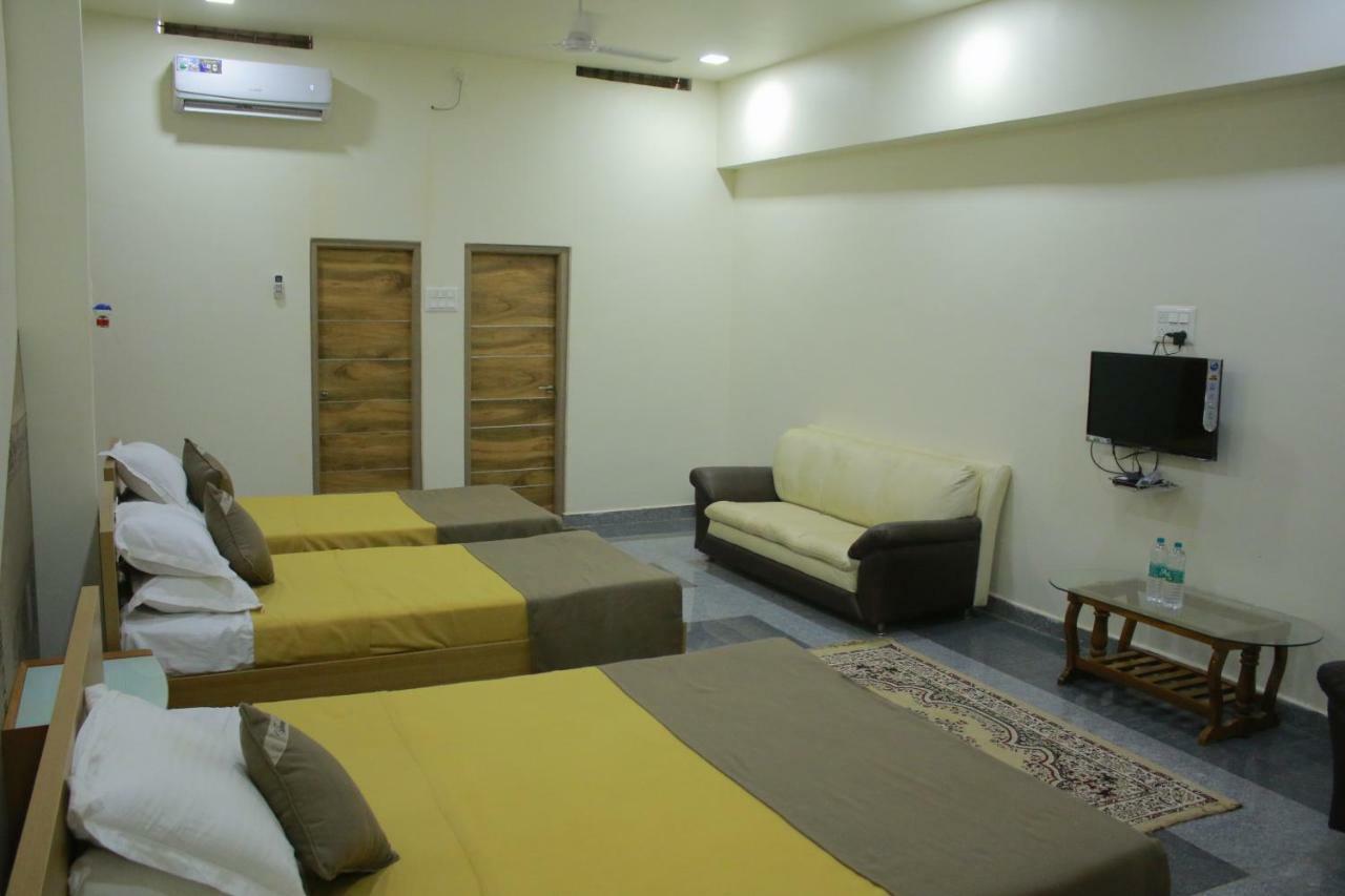 กฤษณะ วิลลา Apartment บาดามิ ภายนอก รูปภาพ